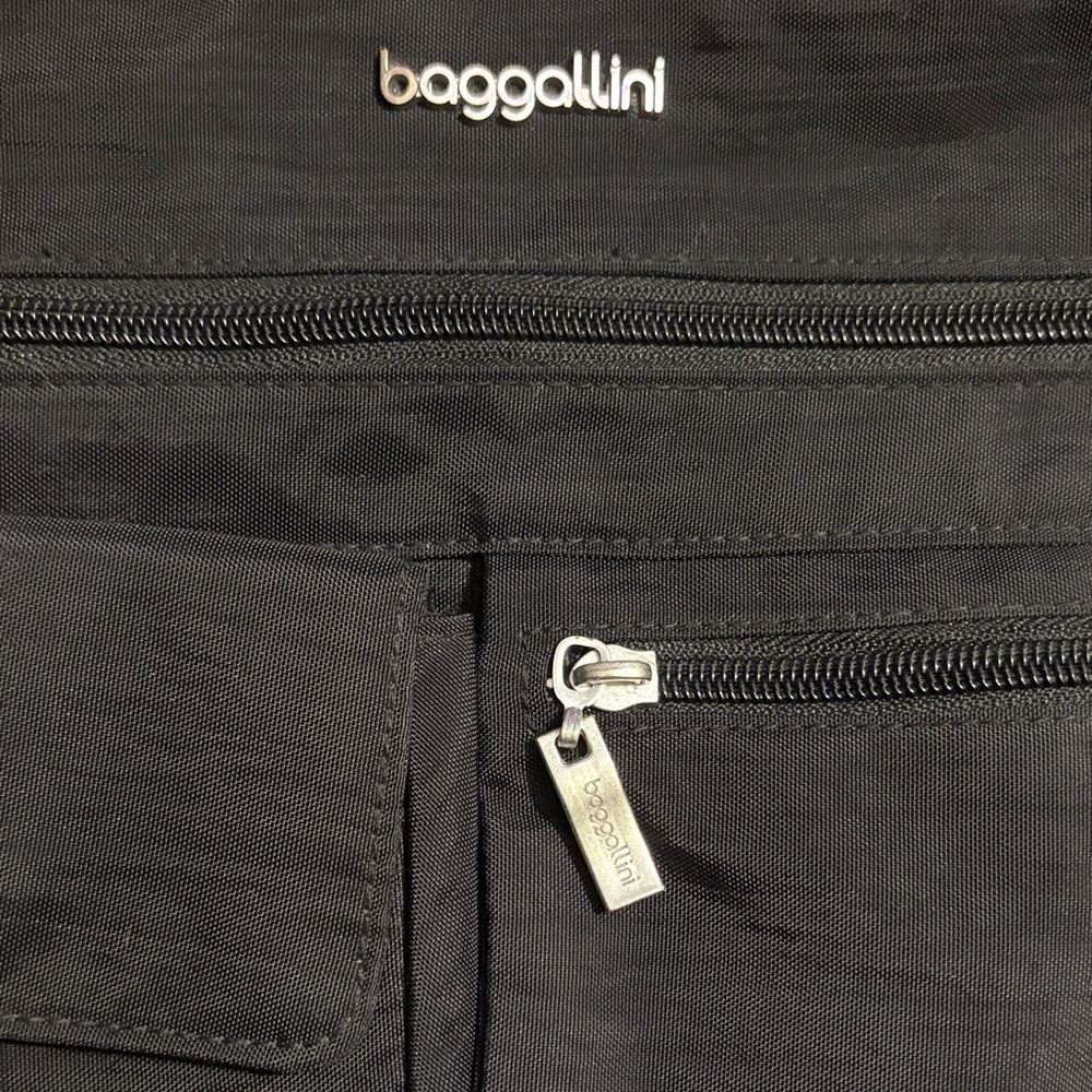Baggallini Black Crossbody Bag - Picture 2 of 11